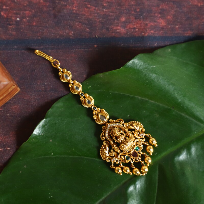 gold plated traditional bridal maang tikka