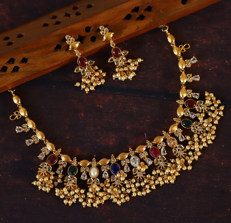 Navarathana neckpiece
