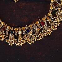 Navarathana neckpiece