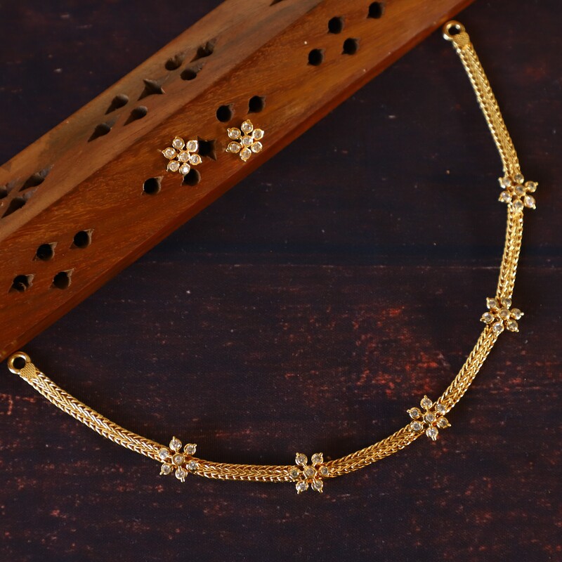 gold plated simple flower  necklace