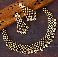 Box type with white stone neckpiece