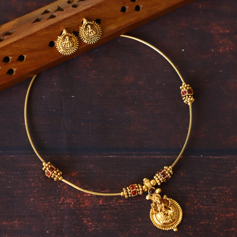 attractive lakshmi attigai design neckpiece