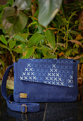 Mobile sling blue