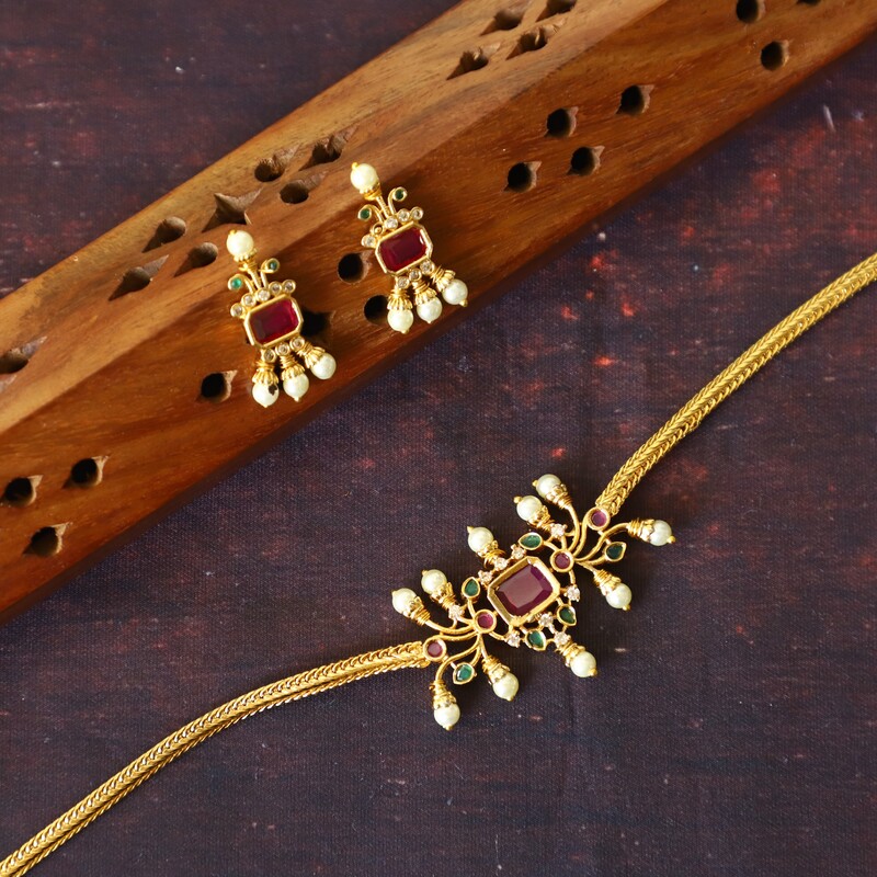 moon kemp stone attigai type neck piece