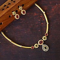 Flower oval shape rubi neck set