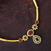 Flower oval shape rubi neck set