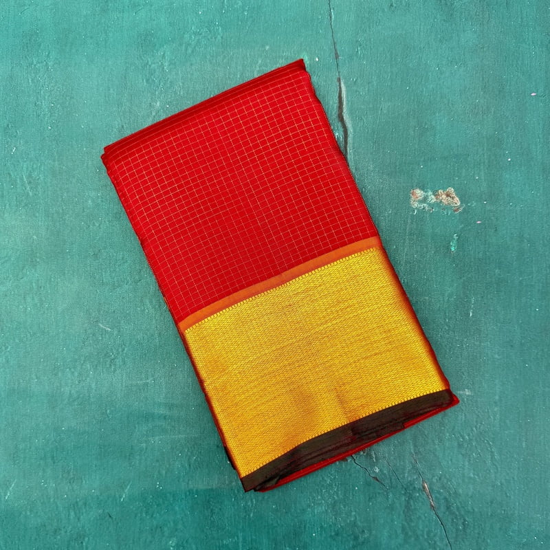 Chilli Red Kanchipuram with Vaira Oosi