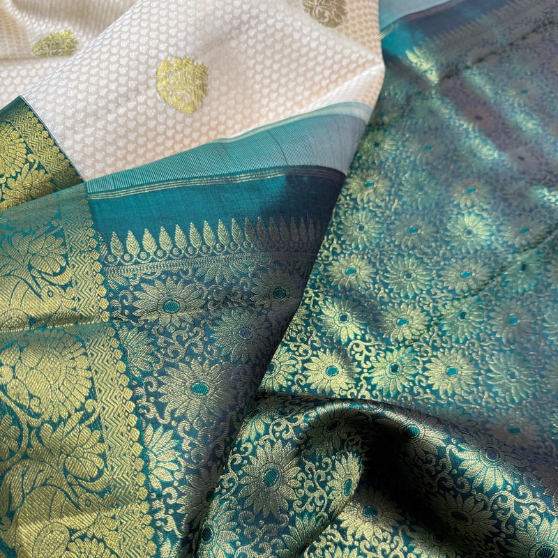 Dial White Kanchipuram with Drama Green