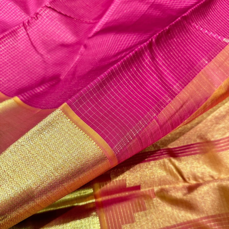 Chilli Red Kanchipuram with Vaira Oosi