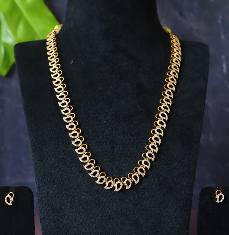 Mango AD stone gold finish with dual mango shape - Middle haram