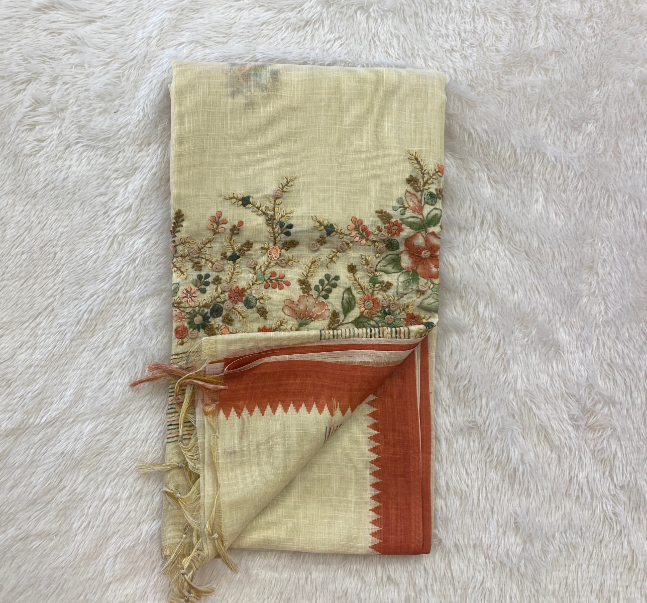 Saanvi White Base – The Linen French Knot Saree SWS143