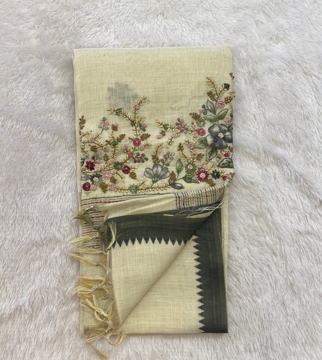 Saanvi White Base – The Linen French Knot Saree SWS143