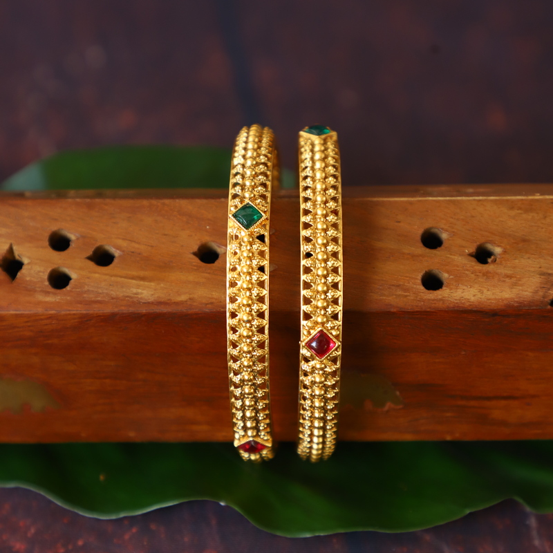 Simple elegant bangle