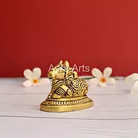Brass nandi