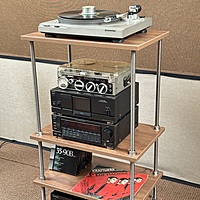 VAC - 4 Shelf Single Width - 23" x 15" AV Rack - AVR-4S-1C