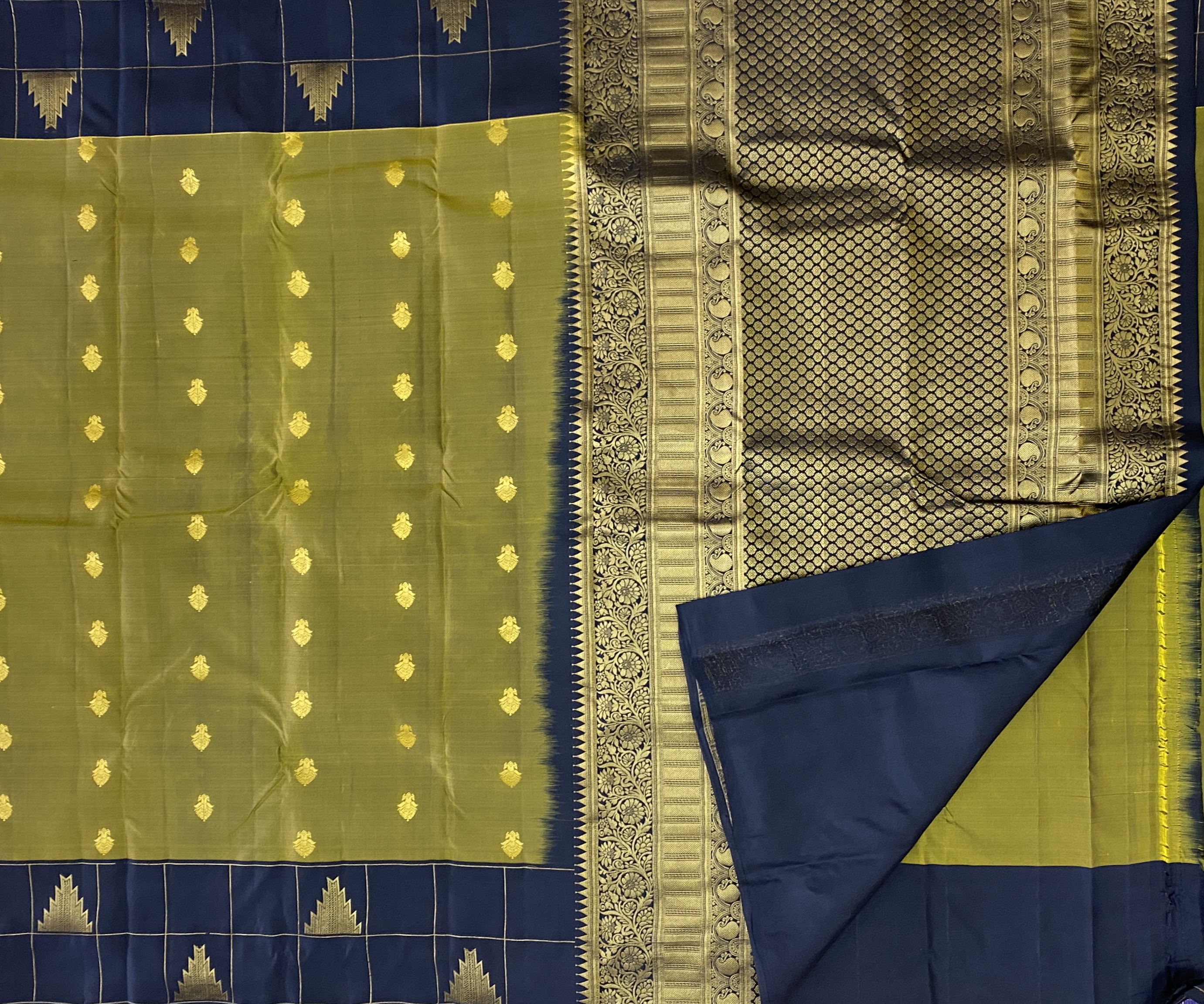 Vaidehi โ The Temple Border Delights Sarees 18279