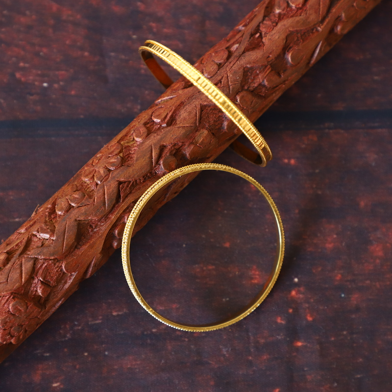 Plain with Enamel Design Bangle