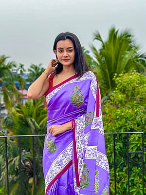 Aparajeeta saree in the prettiest shade of purple on pure Mulberry silk