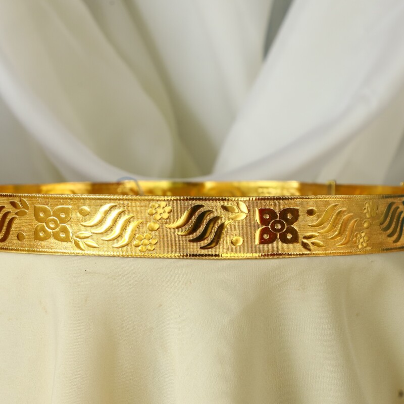 flower with small leaf design hipbelt