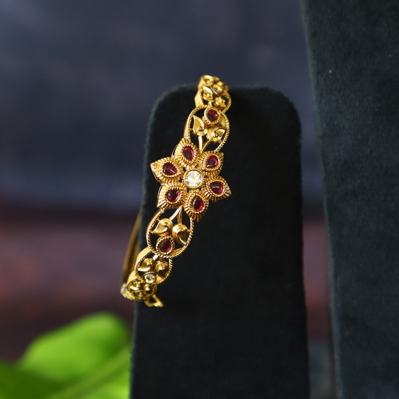 Antique flower with leaf design  Bracelet