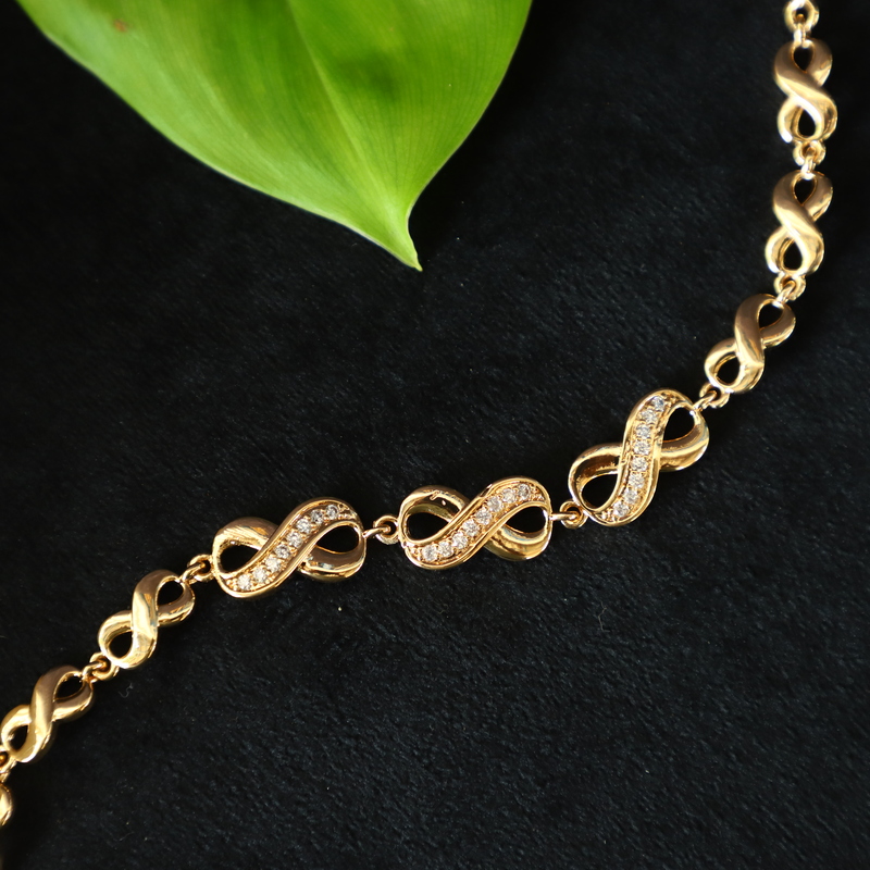 Trendy shape rose gold bracelet