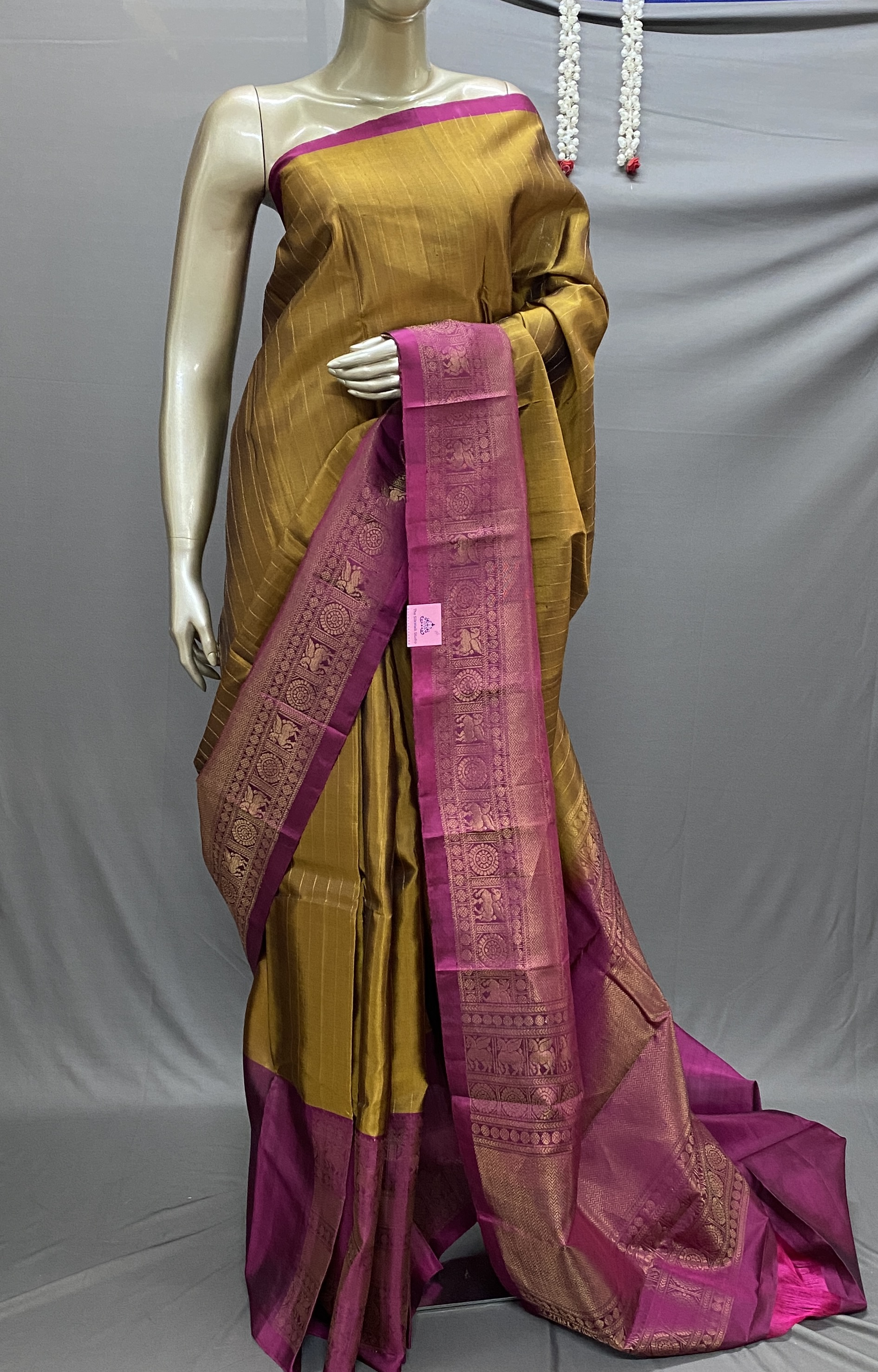 AADHIRA - The SilkWalk Exclusives 8520