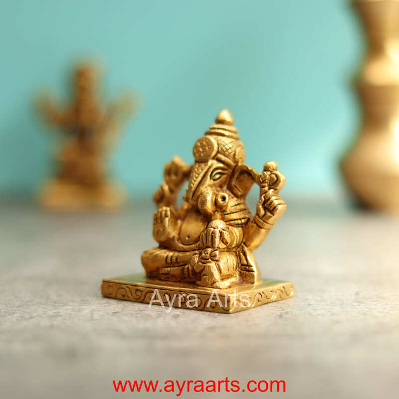 Dagroo Ganpati Brass Idol - 3 Inch Height