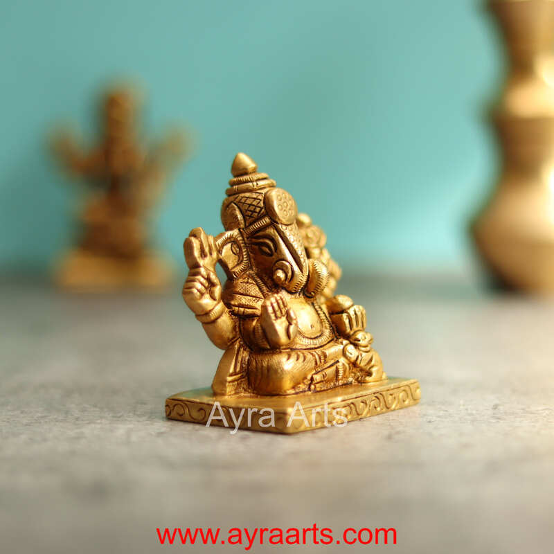 Dagroo Ganpati Brass Idol - 3 Inch Height