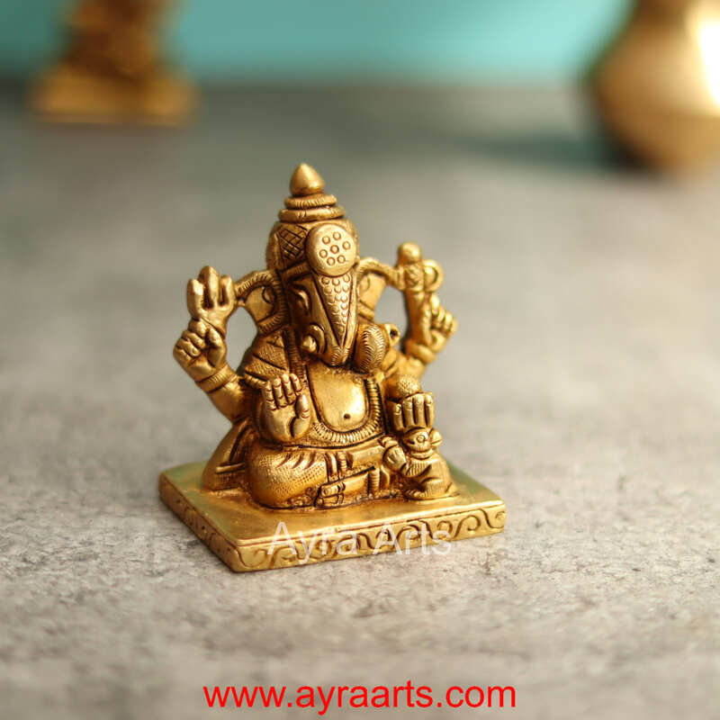 Dagroo Ganpati Brass Idol - 3 Inch Height