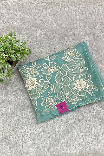 Daisy - Embroidery & Cutwork 24425