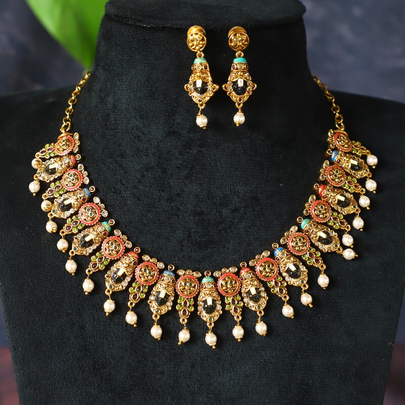Beautiful diamond  Neckpiece
