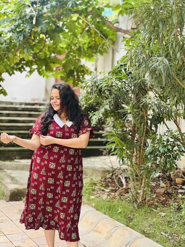 Feeding Dress-Collar-Maroon