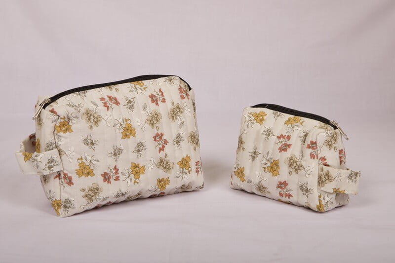 QUILTED TOILETRY KITS