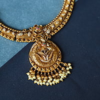 Antique with Leaf desgin Neckpiece