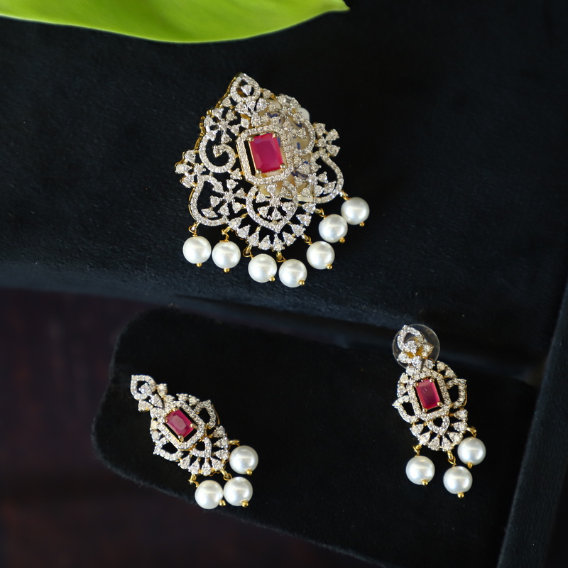 Square shape with stones pendant set