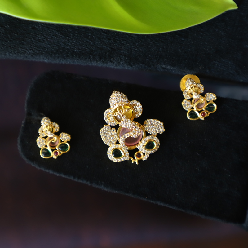 ganapathi Tharini Polki Pendant and earing