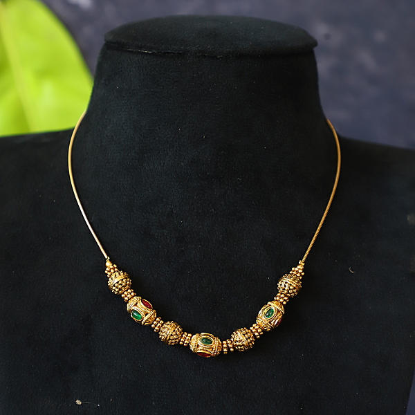 Matte finish Kemp-green beaded chain/necklace