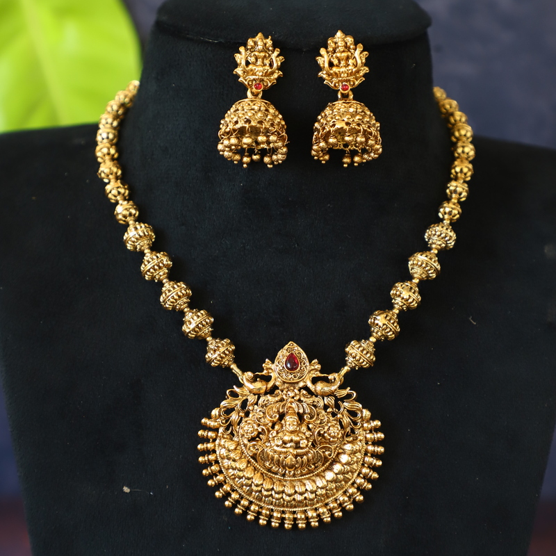 ANTIC LEXMI ROUND BALL neckpiece