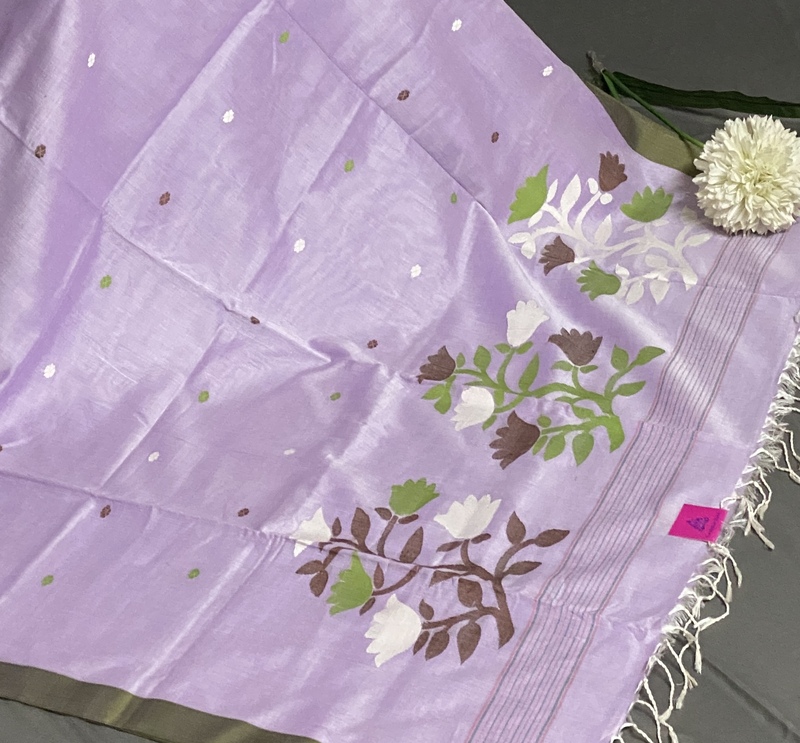 Tanu – The Handloom Jamdani Saree in Floral Design 19062