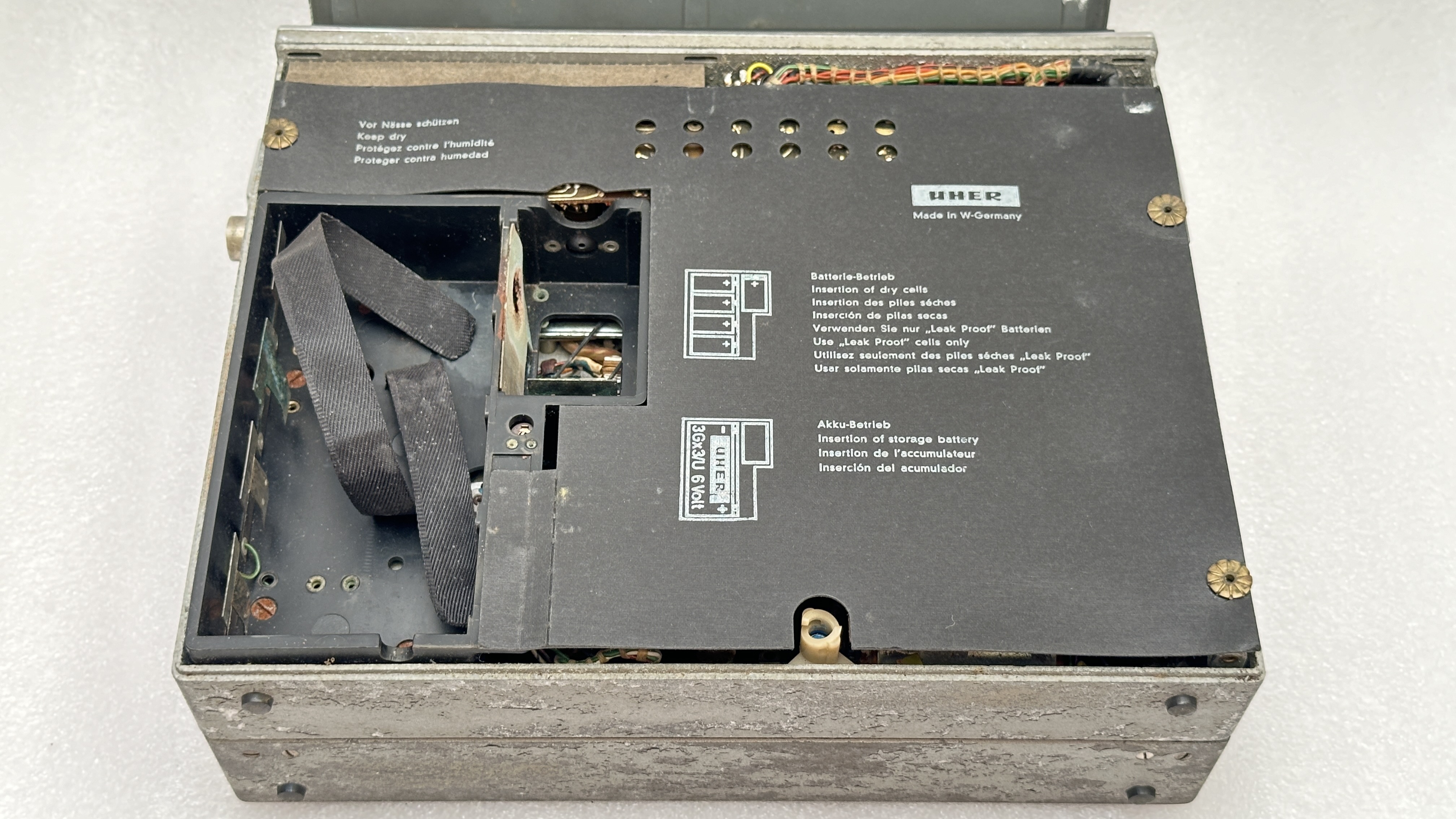 UHER 1200 Report Synchro Portable Reel-to-Reel Recorder (Non-Working, As-Is) - UH-1200 UHER 1200 Report Synchro Portable Reel-to-Reel Recorder (Non-Working, As-Is) - UH-1200