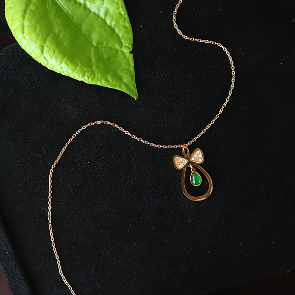 Emerald green stone rose gold chain