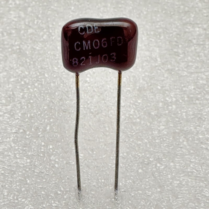 CDE - Silver Mica Capacitors 820pF 500V 5% Radial-Leaded - CM06FD821J03 CDE - Silver Mica Capacitors 820pF 500V 5% Radial-Leaded - CM06FD821J03