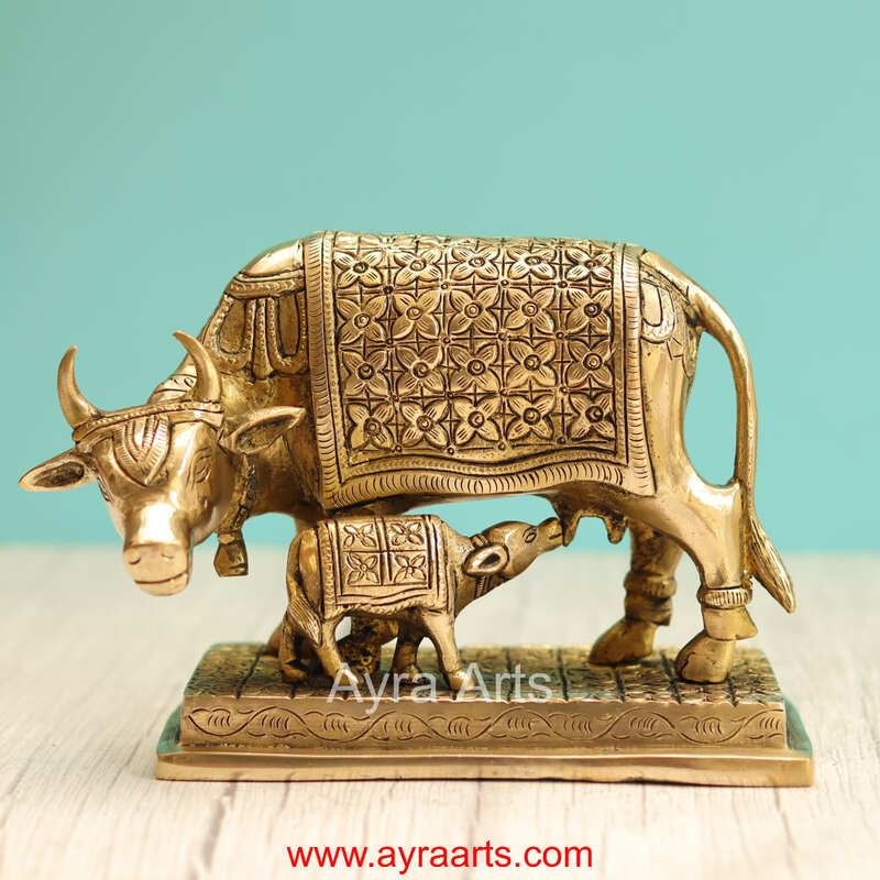 Brass Kamdhenu Cow with Calf, Vastu Gau Mata Gaye Bacdha Idol - 5 Inch Height