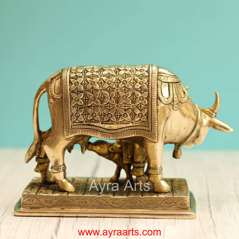 Brass Kamdhenu Cow with Calf, Vastu Gau Mata Gaye Bacdha Idol - 5 Inch Height