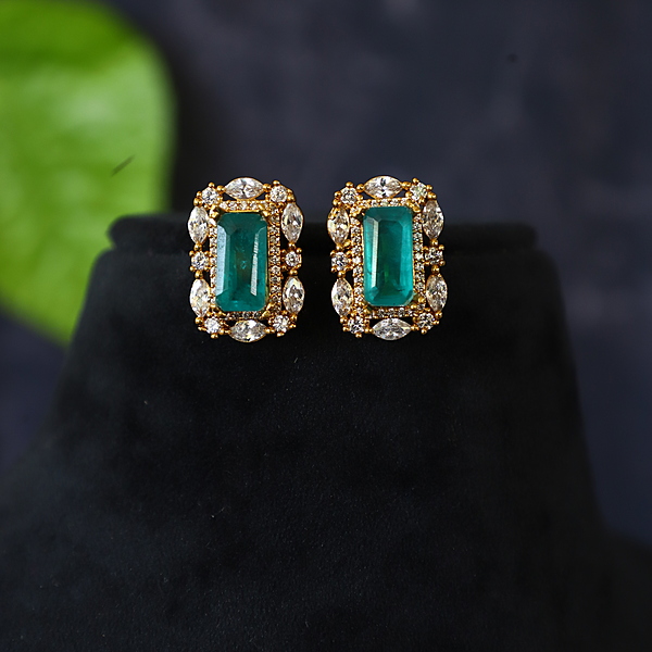 Emerald Stone Design Stud