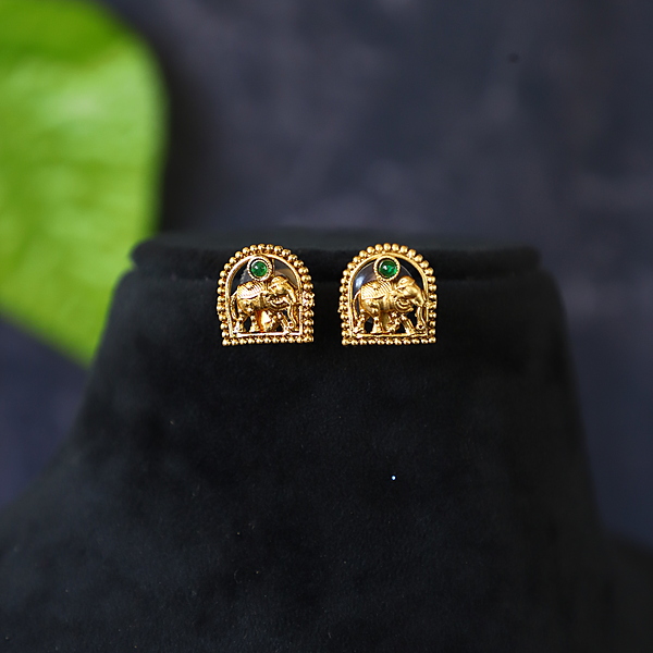 Small elephant trendy Stud