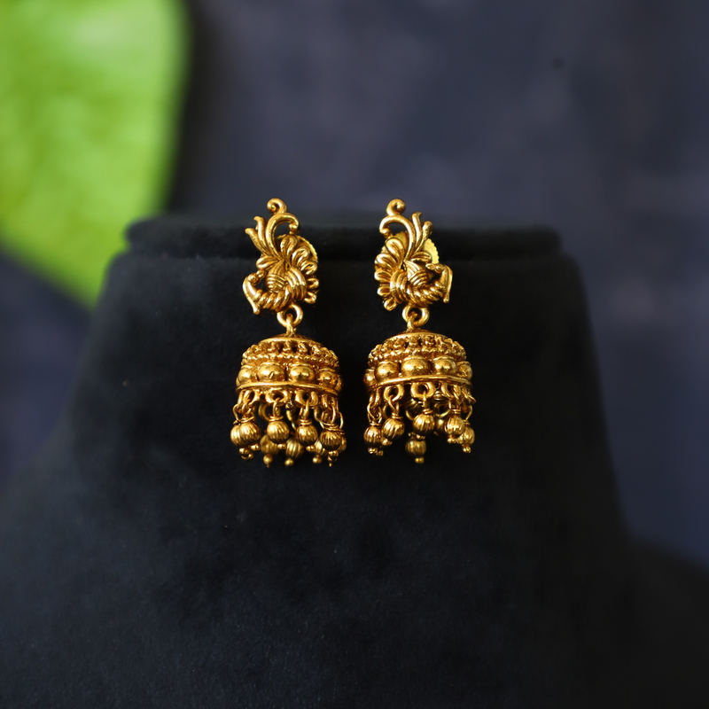 GOLD finishing replica earing set
