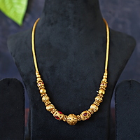 Attractive design with stone neckpiece