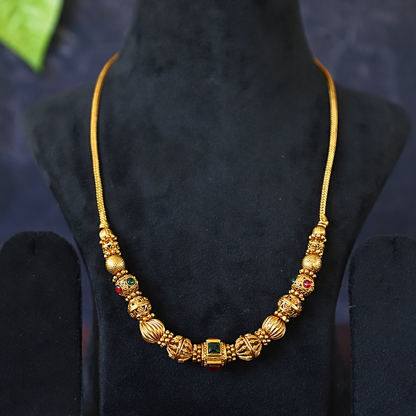 Unique  gold and pearl little beat neckpiece