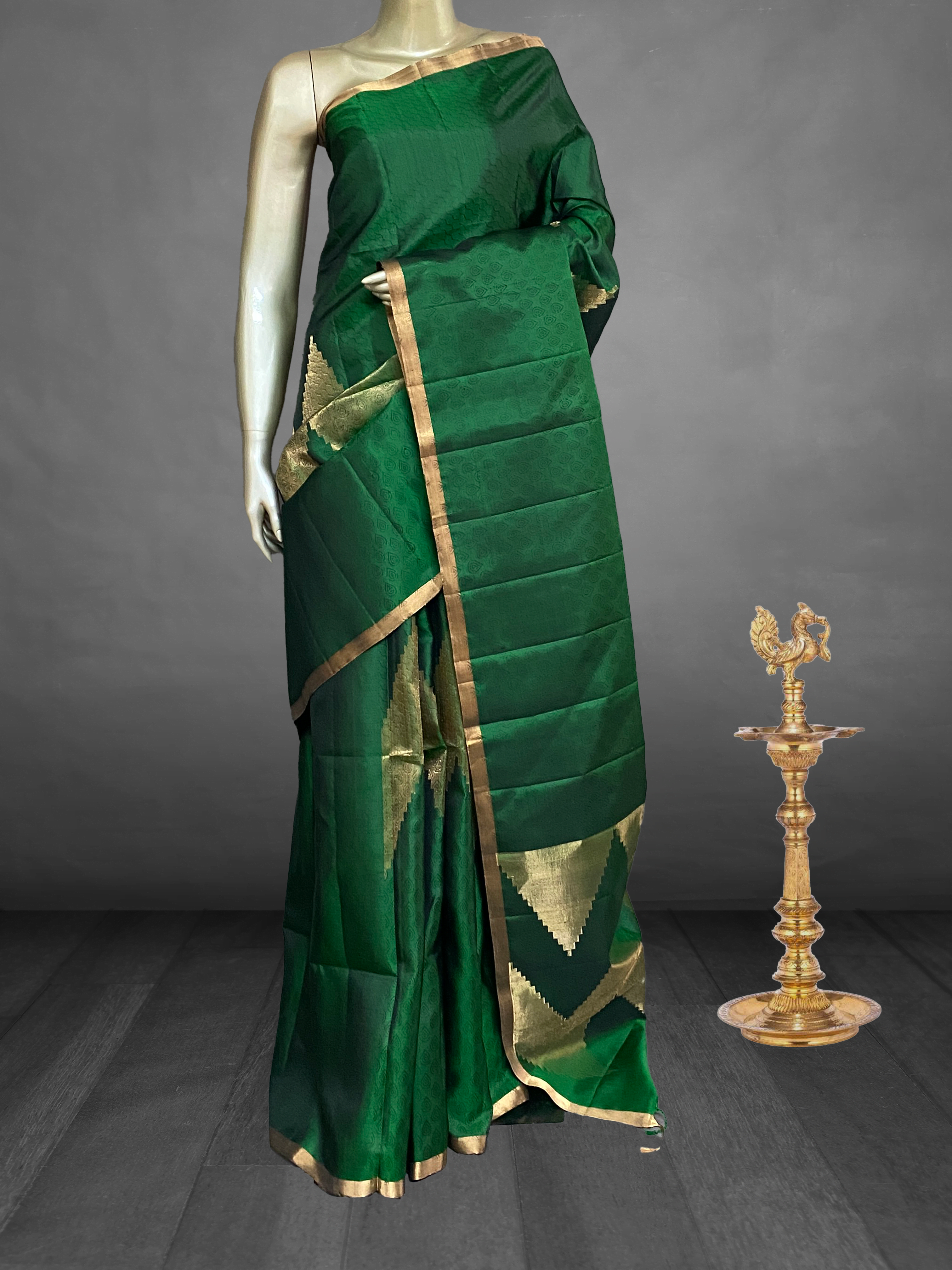 Bhagyam - The Pure Kanchi Silk Saree in Mudras 19210